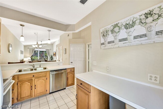 Foto del edificio - 8228 Twelve Oaks Cir