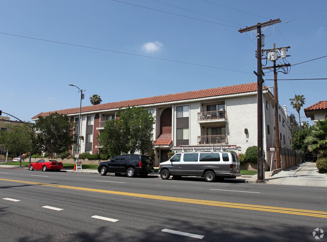 Building Photo - Horvath Apartments