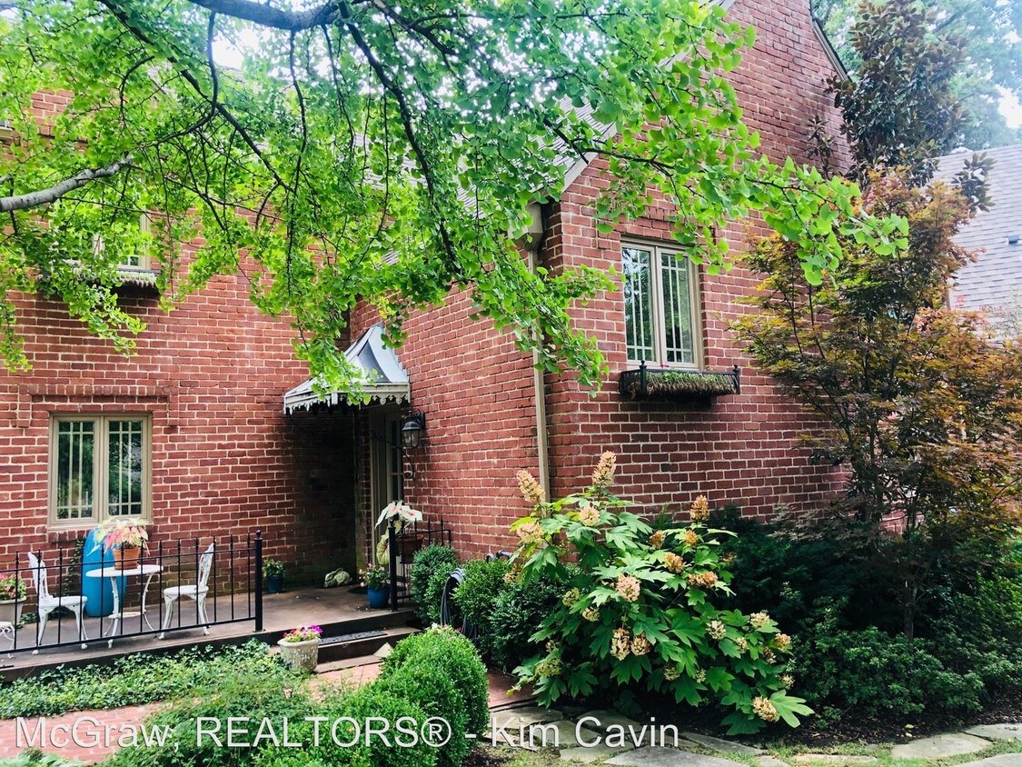 Primary Photo - 3 br, 3.5 bath House - 302 E. 29th St.