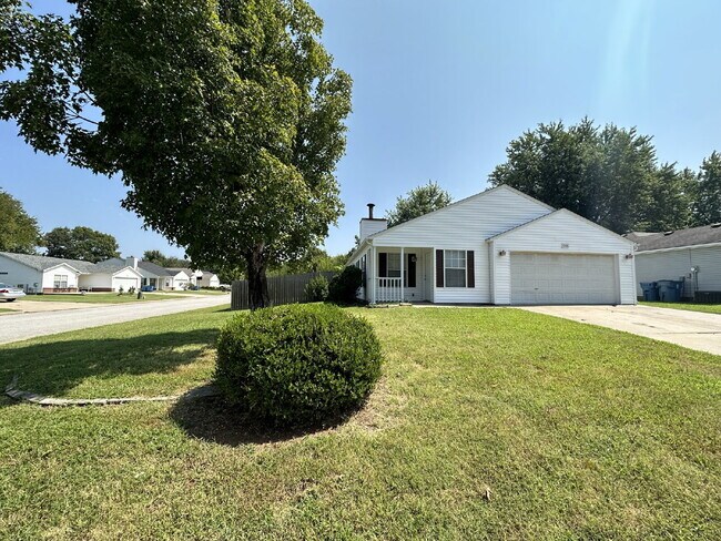Building Photo - 1306 Cresent St