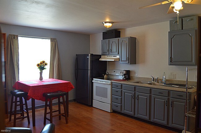 Building Photo - 1113 Walker St