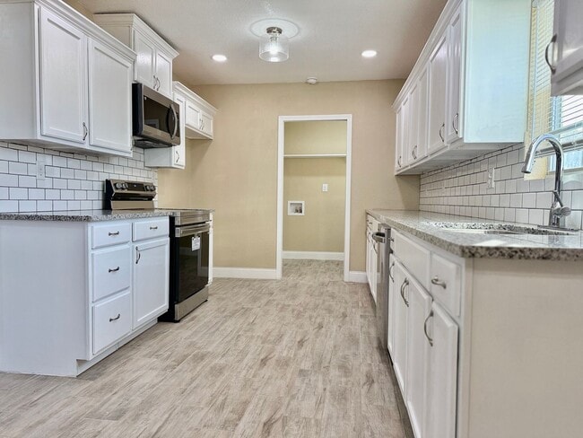 Foto del edificio - House For Rent