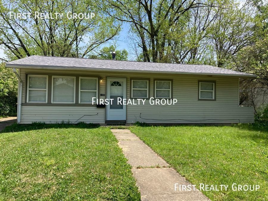 Primary Photo - 3 Bedroom, 1 Bath Ranch Single Family home...