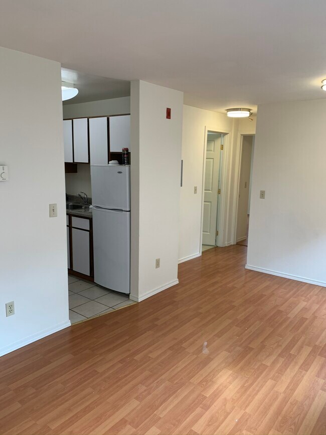 Foto del edificio - 4230 NE 8th Ave
