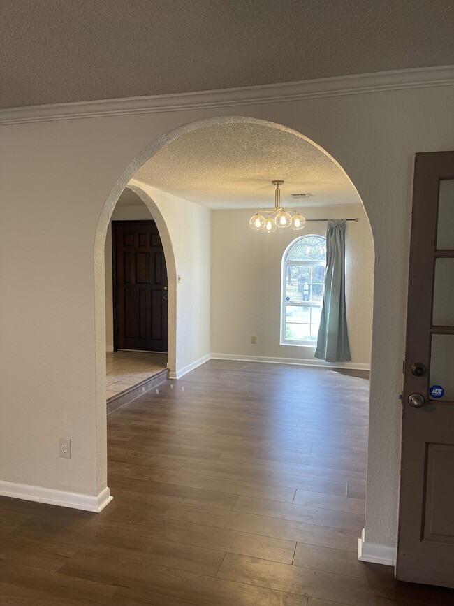 Foto del edificio - 604 Kees Cir