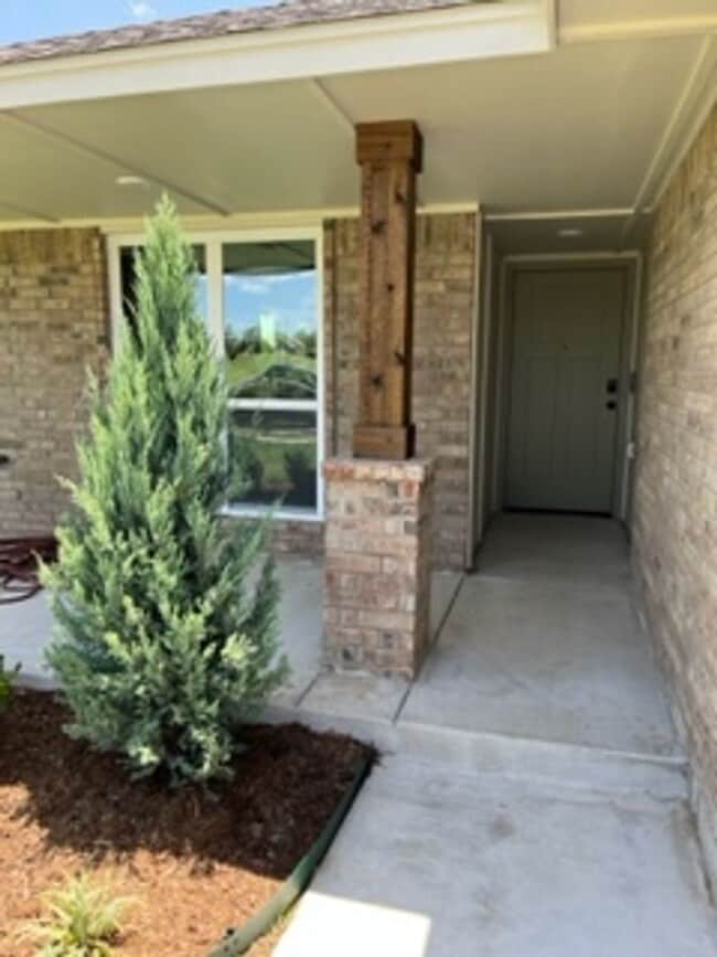 Building Photo - Beautiful New Home!