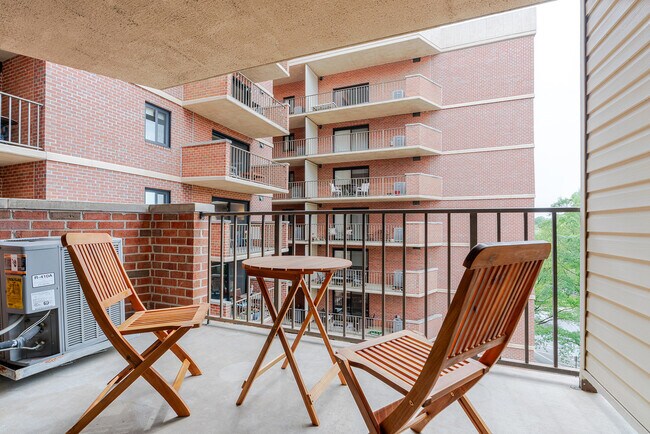 Foto del edificio - 2500 Clarendon Blvd