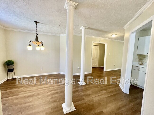 Building Photo - 300 Bubble Creek Ct