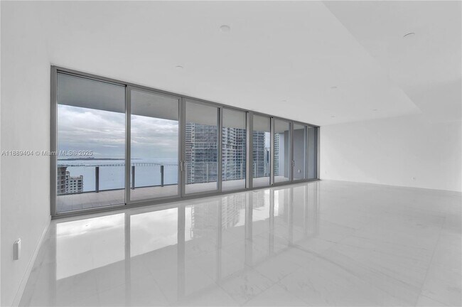 Foto del edificio - 300 Biscayne Blvd Way