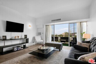 Building Photo - 1155 N La Cienega Blvd