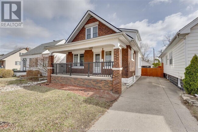 Building Photo - 1444 Bernard Rd