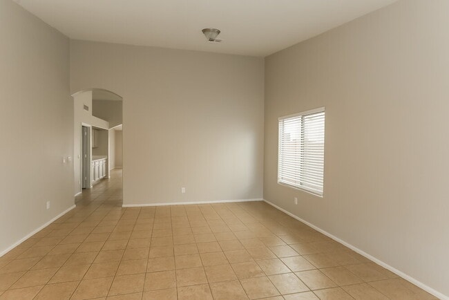 Building Photo - 8218 S Jenna Ln