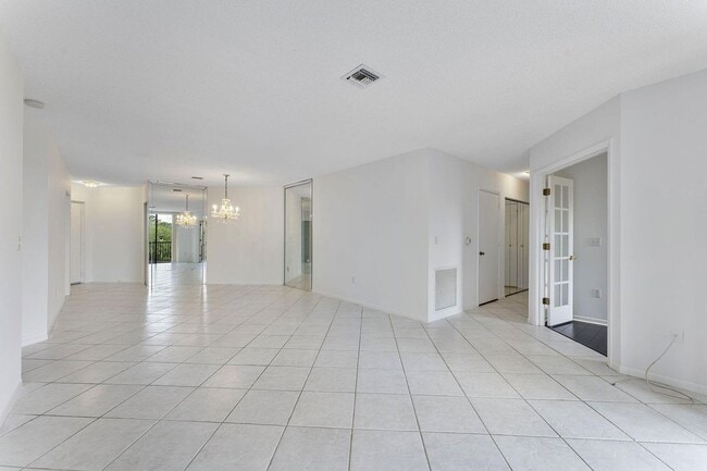 Building Photo - 4400 NW 30th St