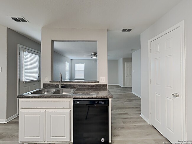 Foto del edificio - 5835 Wildcat Canyon