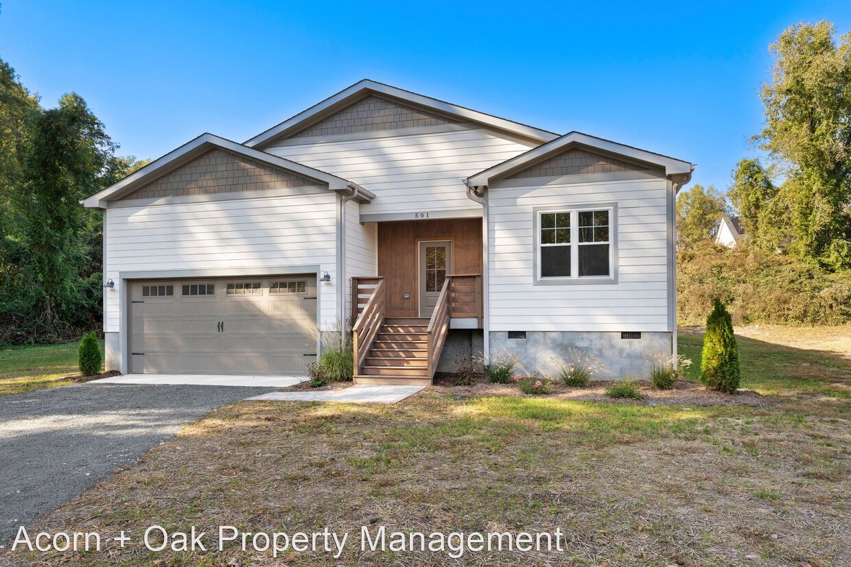 Primary Photo - 4 br, 2 bath House - 501 N Hoover