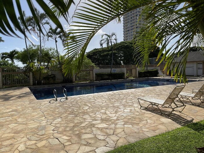 Building Photo - To register for the showing time below, note the 4 digit code: 3816 and click "APPLY NOW."(mobile...