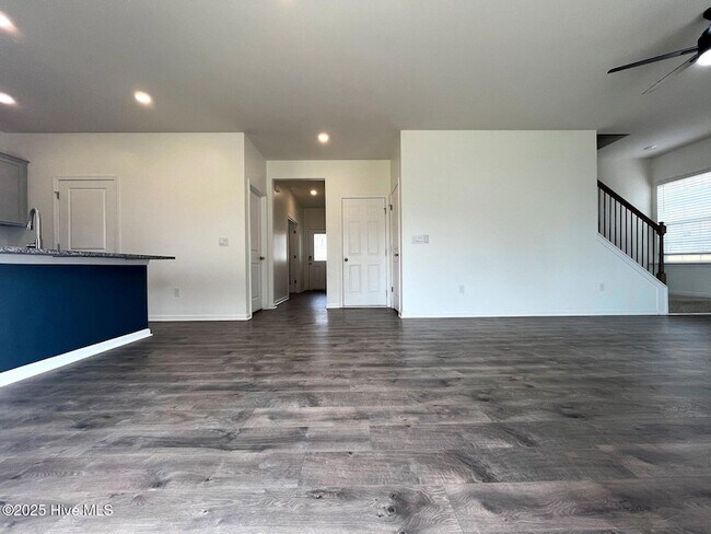 Foto del edificio - 275 Roberts Pl