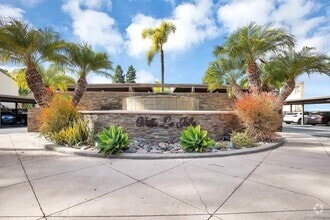Building Photo - 8541 Villa La Jolla Dr