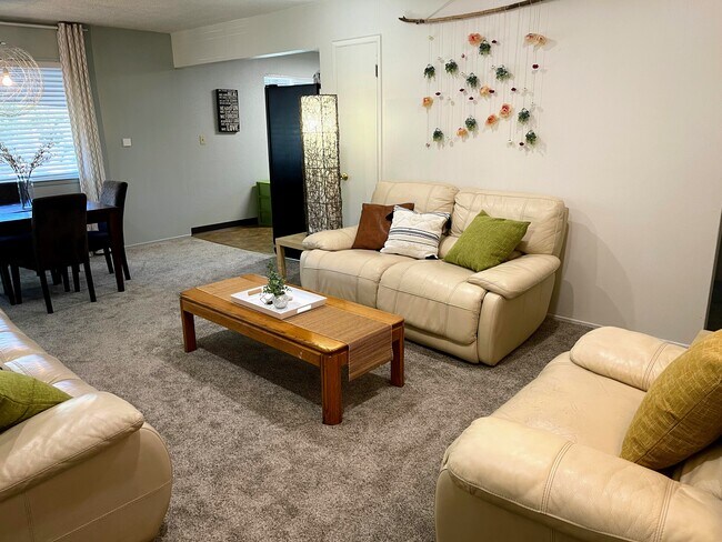 Foto del edificio - 2071 East St