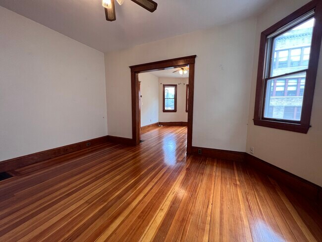 Building Photo - 23 Sargent St