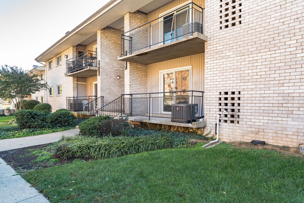 Raleigh Court Apartments Apartments at 4431 23rd Pky Temple Hills, MD