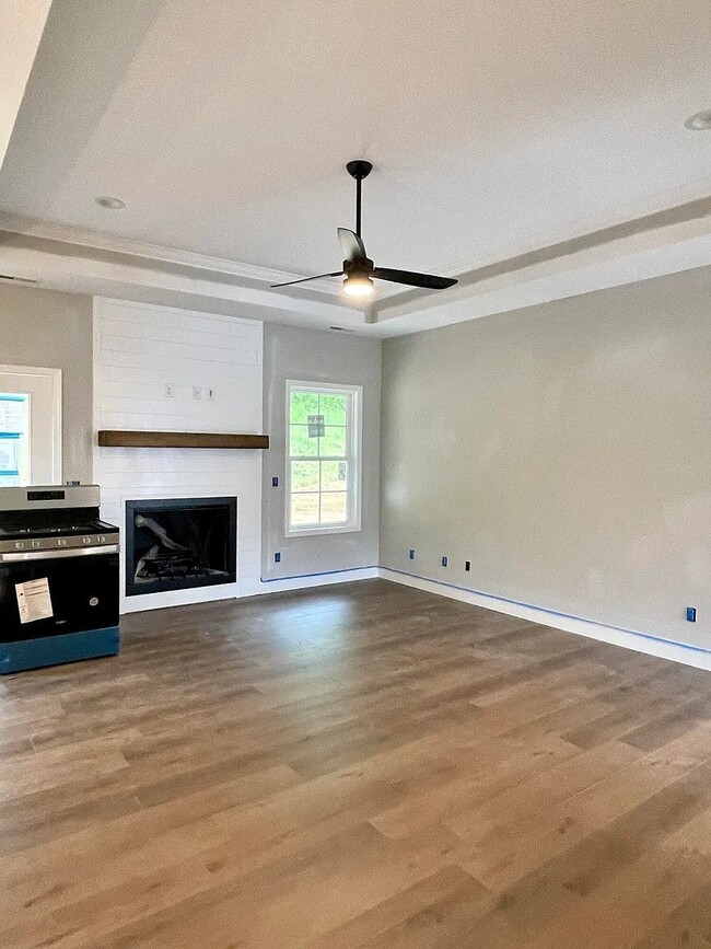 Building Photo - 104 Ervin Lp