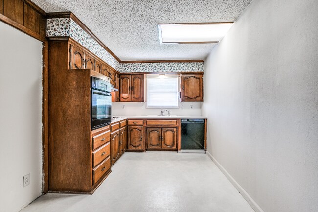 Building Photo - 438 Rorary Dr