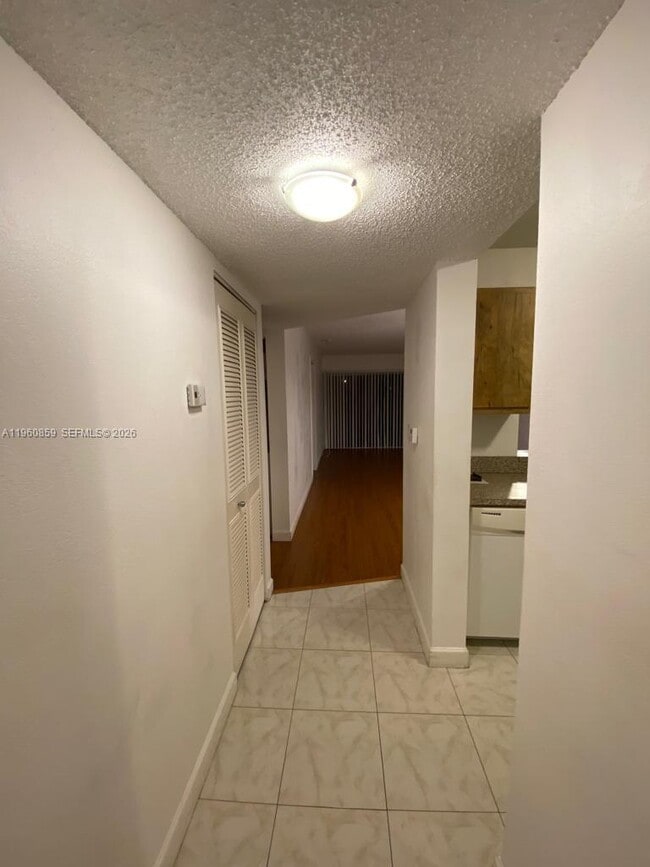 Foto del edificio - 8540 N Sherman Cir