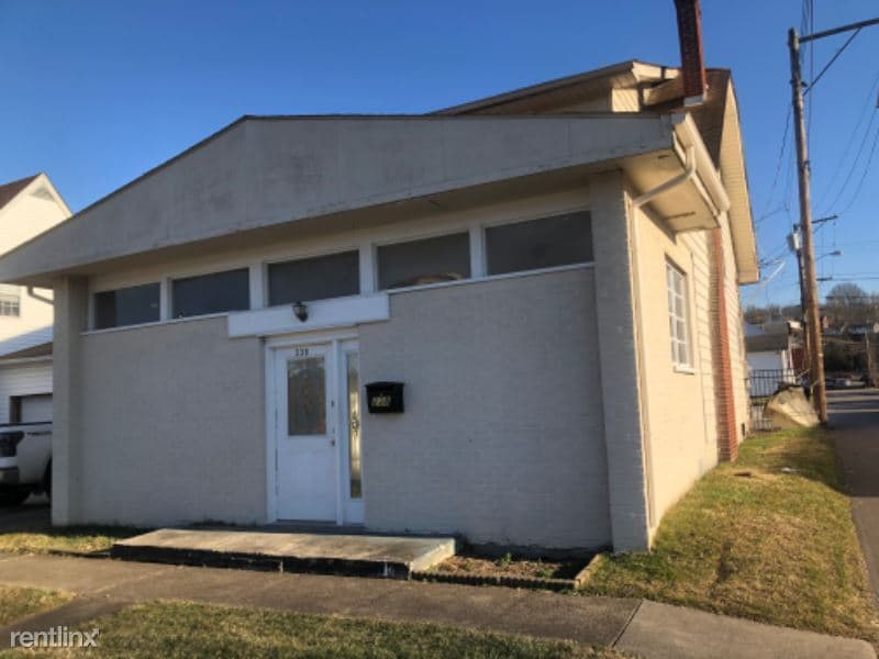 Primary Photo - 4 br, 2 bath House - 238 3rd Ave