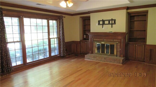 Building Photo - 740 Robinson Farms Dr