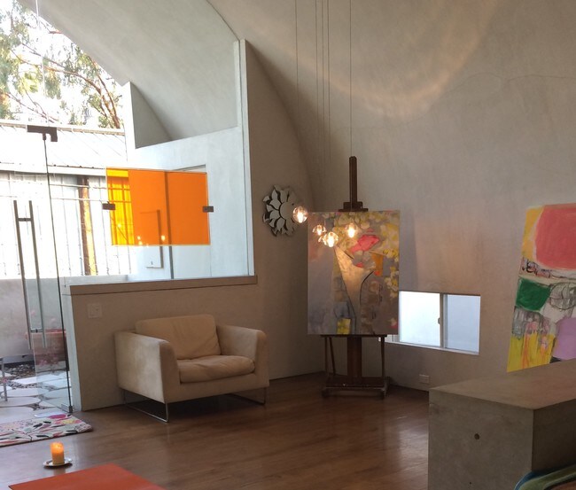 Zona frontal - 818 1/2 California Ave