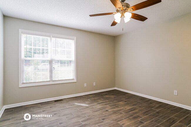 Foto del edificio - 119 Stone Ridge Dr