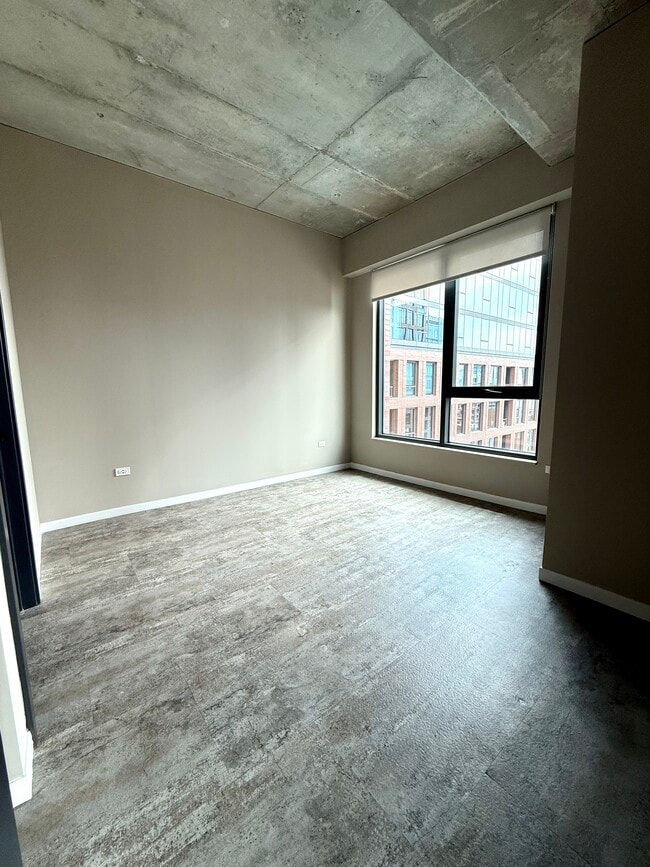 Building Photo - 917 W Washington Blvd