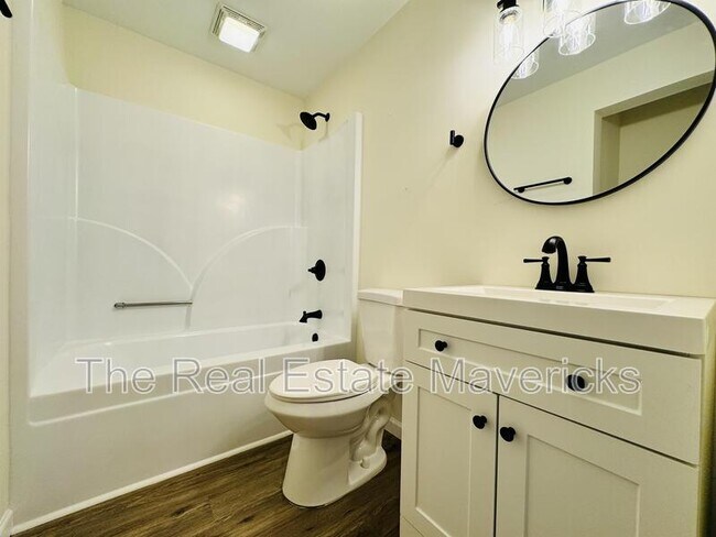Foto del edificio - 5425 Watkins St