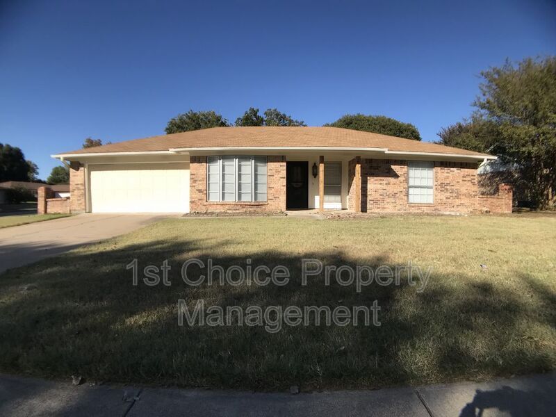 9944 Edmund Dr, Benbrook, TX 76126 House Rental in Benbrook, TX