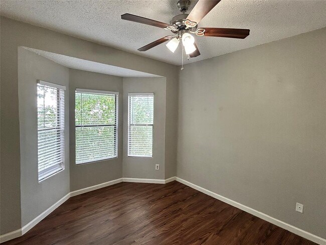 Foto del edificio - 9509 Kempler Dr