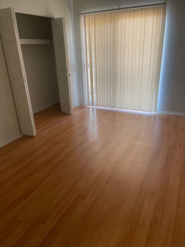 Foto del edificio - 2813 E Paradise Ln