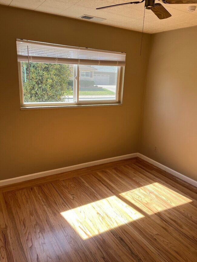 Foto del edificio - 3872 Santa Clara Way