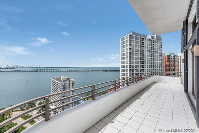 Foto del edificio - 151 SE 15th Rd