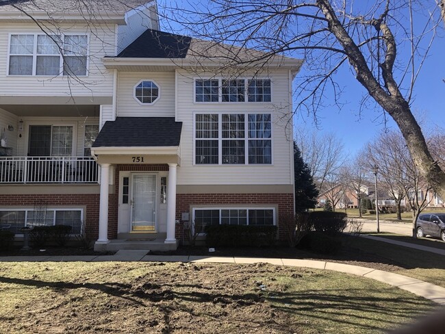 Building Photo - 751 Pheasant Run