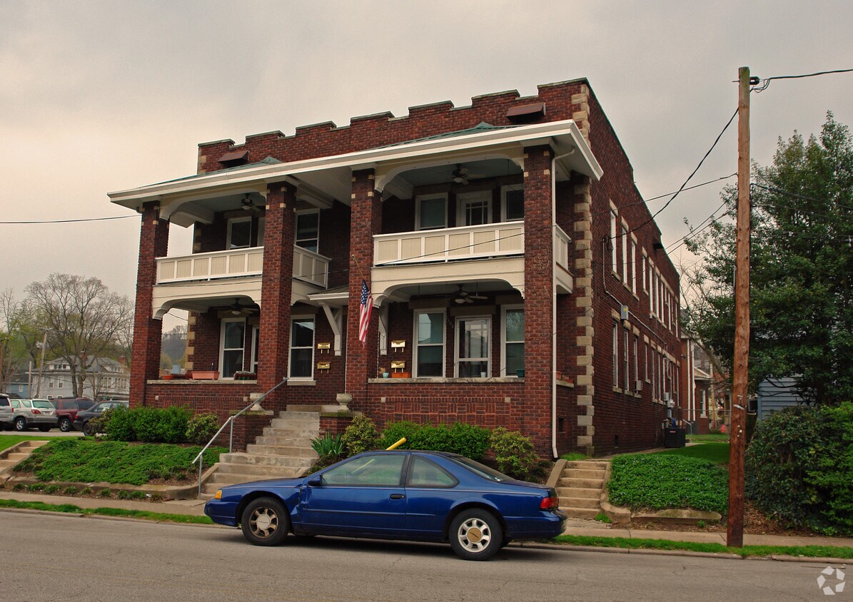 Building Photo - 1595 Lee St