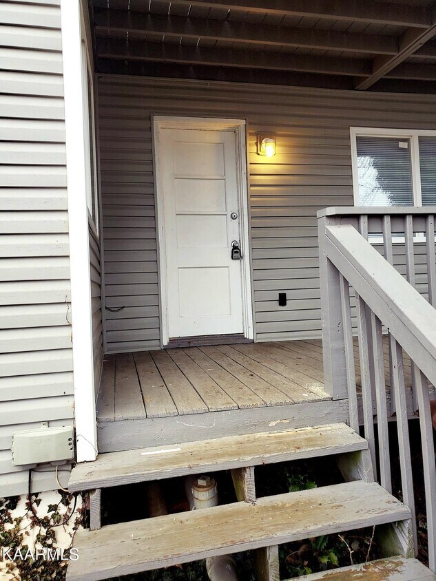 105 Hoyt Ln, Oak Ridge, TN 37830 House Rental in Oak Ridge, TN