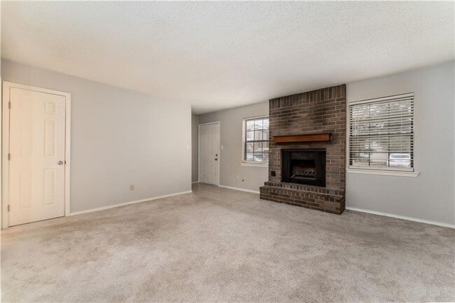 Building Photo - Charming 2 Bed, 2 Bath, 2-Story Condominiu...