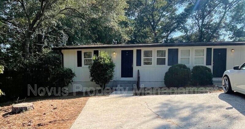 Primary Photo - 35 Gees Ln