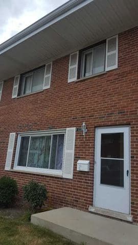 Building Photo - 1122 N Boxwood Dr