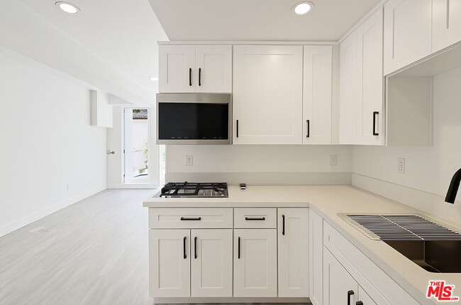 Building Photo - 4297 Tujunga Ave