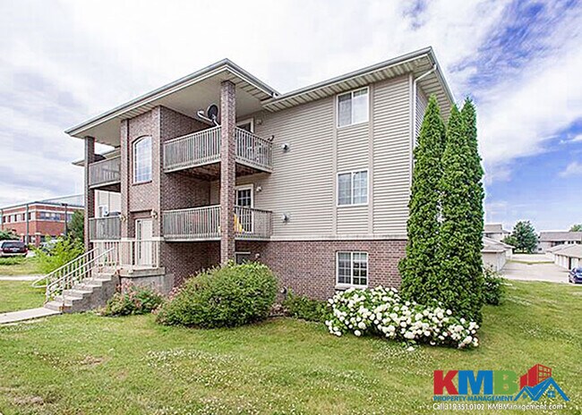Building Photo - 51 Westside Dr
