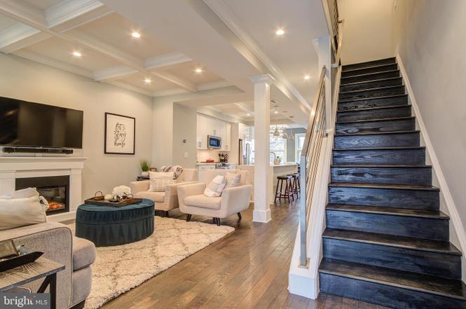 Sala de estar - 241 Rock Creek Church Rd NW