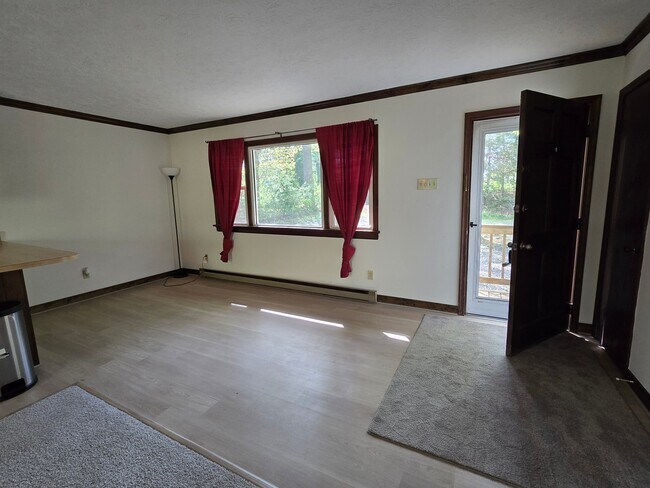 Foto del edificio - 6308 Lakeshore Dr