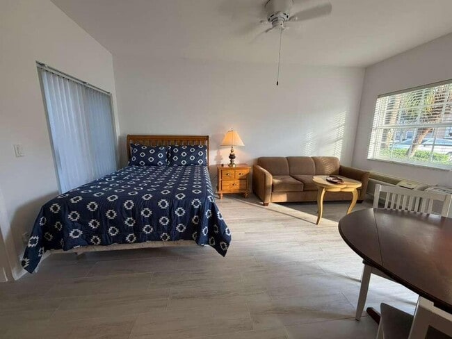 Foto del edificio - 8348 Mulligan Cir